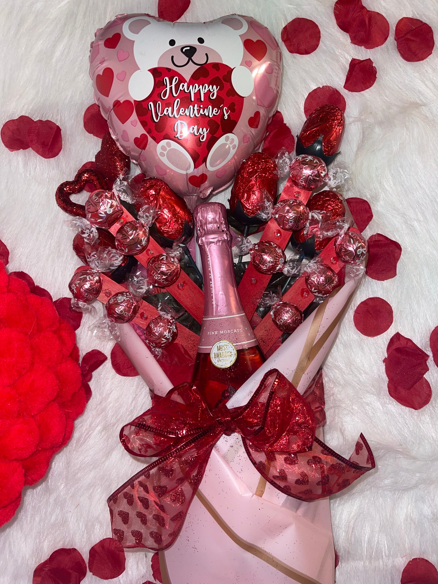 Valentine's Barefoot Pink Moscoto Wine Bouquet